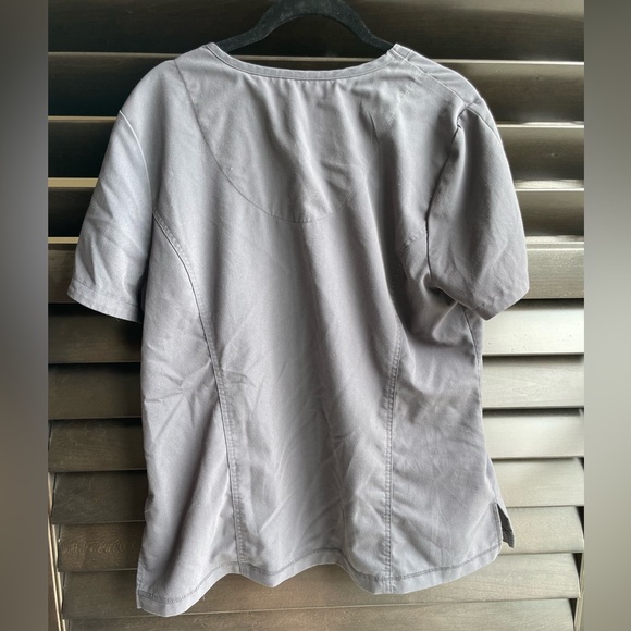 Betsey Johnson Grey Scrub Top with Pink details Large - Picture 4 of 8